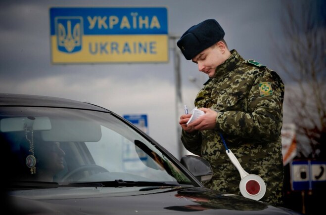 Які українці стануть виїзними за кордон?